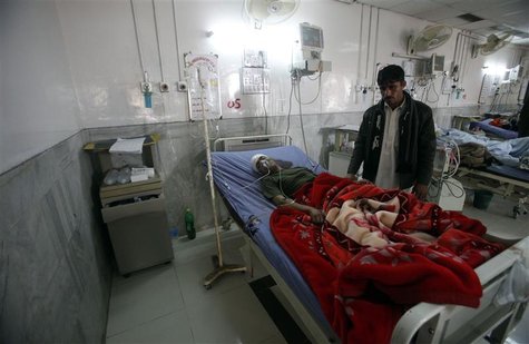 A badly injured Pakistani paramilitary soldier, who survived a shooting by Taliban militants, receives treatment at a hospital in Peshawar D A badly injured Pakistani paramilitary soldier, who survived a shooting by Taliban militants, receives treatment at a hospital in Peshawar D