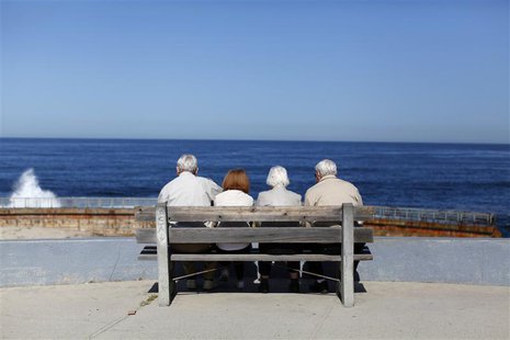 A pair of elderly couples view the ocean and waves along the beach in La Jolla, California March 8, 2012. REUTERS/Mike Blake A pair of elderly couples view the ocean and waves along the beach in La Jolla, California March 8, 2012. REUTERS/Mike Blake