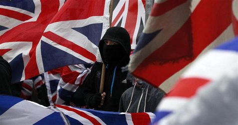 Loyalist protesters demonstrate against restrictions on flying Britain's union flag from Belfast City Hall in central Belfast January 5, 201 Loyalist protesters demonstrate against restrictions on flying Britain's union flag from Belfast City Hall in central Belfast January 5, 201