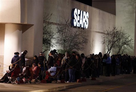 People wait outside a Sears store on the Thanksgiving Day holiday in Manchester, New Hampshire November 22, 2012. REUTERS/Jessica Rinaldi People wait outside a Sears store on the Thanksgiving Day holiday in Manchester, New Hampshire November 22, 2012. REUTERS/Jessica Rinaldi