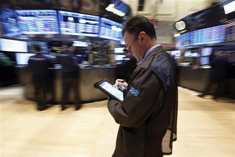 Traders work on the floor of the New York Stock Exchange, January 8, 2013. REUTERS/Brendan McDermid Traders work on the floor of the New York Stock Exchange, January 8, 2013. REUTERS/Brendan McDermid