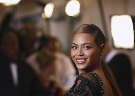 Singer Beyonce Knowles arrives at the Metropolitan Museum of Art Costume Institute Benefit celebrating the opening of "Schiaparelli and Prad Singer Beyonce Knowles arrives at the Metropolitan Museum of Art Costume Institute Benefit celebrating the opening of "Schiaparelli and Prad