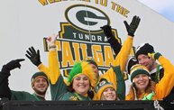 Our 30 Favorite Fan Shots Caught By Our Cameras in the Regular Season 20