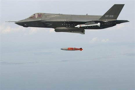 BF-3, a short take-off and vertical landing F-35 Lightning II, releases an inert 1,000 lb. GBU-32 Joint Direct Attack Munition (JDAM) separa BF-3, a short take-off and vertical landing F-35 Lightning II, releases an inert 1,000 lb. GBU-32 Joint Direct Attack Munition (JDAM) separa