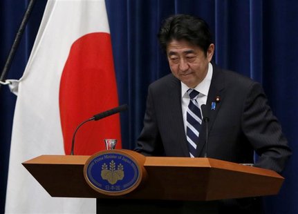 Japan's Prime Minister Shinzo Abe bows he leaves a news conference at his official residence in Tokyo January 11, 2013. REUTERS/Issei Kato Japan's Prime Minister Shinzo Abe bows he leaves a news conference at his official residence in Tokyo January 11, 2013. REUTERS/Issei Kato