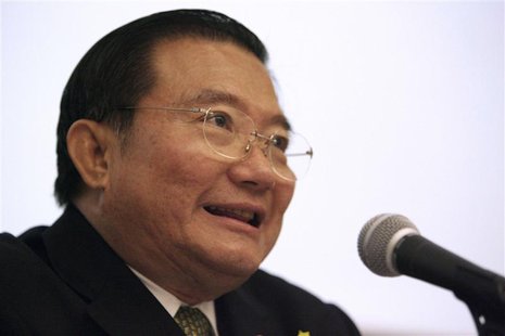 Thai Beverage's Chairman Charoen Sirivadhanabhakdi speaks during a news conference at the Singapore Exchange in Singapore in this May 30, 20 Thai Beverage's Chairman Charoen Sirivadhanabhakdi speaks during a news conference at the Singapore Exchange in Singapore in this May 30, 20
