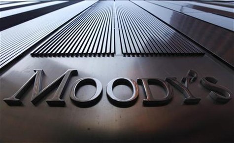 A Moody's sign on the 7 World Trade Center tower is photographed in New York August 2, 2011. REUTERS/Mike Segar A Moody's sign on the 7 World Trade Center tower is photographed in New York August 2, 2011. REUTERS/Mike Segar