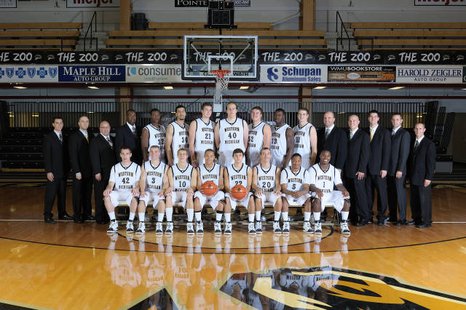 The WMU men's team won its 3rd straight game on Wednesday, January 23rd, 63-59 over Eastern Michigan (Photo courtesy of Zolton Cohen) The WMU men's team won its 3rd straight game on Wednesday, January 23rd, 63-59 over Eastern Michigan (Photo courtesy of Zolton Cohen)
