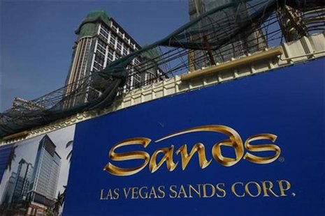 The Las Vegas Sands company logo is seen in front of its construction site in Macau November 14, 2008. REUTERS/Bobby Yip The Las Vegas Sands company logo is seen in front of its construction site in Macau November 14, 2008. REUTERS/Bobby Yip