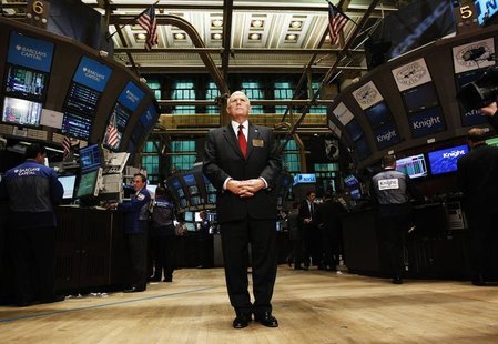 General Motors CEO Dan Akerson stands on the floor of the New York Stock Exchange during an interview November 18, 2010. REUTERS/Shannon Sta General Motors CEO Dan Akerson stands on the floor of the New York Stock Exchange during an interview November 18, 2010. REUTERS/Shannon Sta