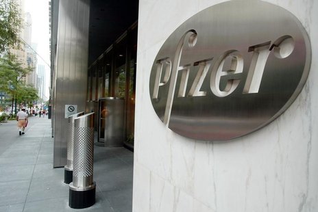 The entrance of Pfizer World headquaters in New York City, August 31, 2003. ECONM REUTERS/Jeff Christensen The entrance of Pfizer World headquaters in New York City, August 31, 2003. ECONM REUTERS/Jeff Christensen
