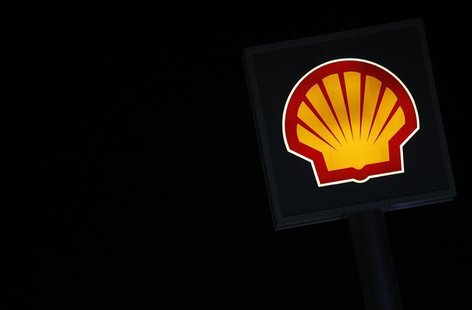A Shell logo is seen at a petrol station in Ankara March 6, 2012. REUTERS/Umit Bektas A Shell logo is seen at a petrol station in Ankara March 6, 2012. REUTERS/Umit Bektas