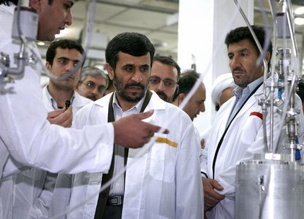 Iranian President Mahmoud Ahmadinejad (C) visits the Natanz nuclear enrichment facility, 350 km (217 miles) south of Tehran, April 8, 2008. Iranian President Mahmoud Ahmadinejad (C) visits the Natanz nuclear enrichment facility, 350 km (217 miles) south of Tehran, April 8, 2008.