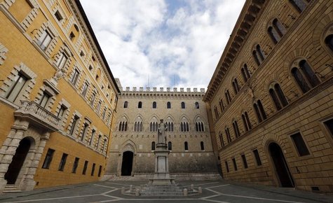Monte Dei Paschi bank headquarters is pictured in Siena January 25, 2013. REUTERS/Stefano Rellandini Monte Dei Paschi bank headquarters is pictured in Siena January 25, 2013. REUTERS/Stefano Rellandini