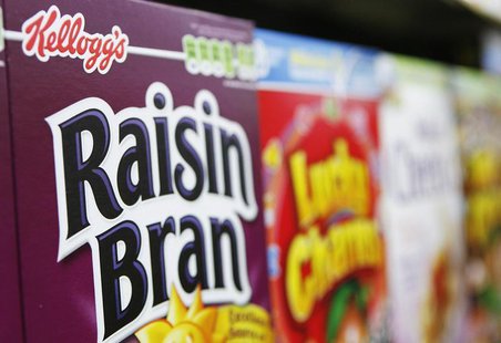 Boxes of Kellogg's cereal are stacked in a supermarket in New York in this April 29, 2008 file photo. REUTERS/Lucas Jackson/Files Boxes of Kellogg's cereal are stacked in a supermarket in New York in this April 29, 2008 file photo. REUTERS/Lucas Jackson/Files