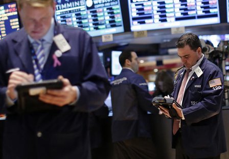 Traders work on the floor of the New York Stock Exchange, February 8, 2013. REUTERS/Brendan McDermid Traders work on the floor of the New York Stock Exchange, February 8, 2013. REUTERS/Brendan McDermid