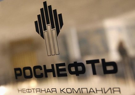 A logo of Russian state oil firm Rosneft is seen at its office in St. Petersburg, October 18, 2012. REUTERS/Alexander Demianchuk A logo of Russian state oil firm Rosneft is seen at its office in St. Petersburg, October 18, 2012. REUTERS/Alexander Demianchuk