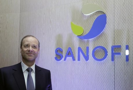 Chris Viehbacher, Chief Executive Officer of Sanofi, poses for the media before the company's 2012 annual results presentation in Paris Febr Chris Viehbacher, Chief Executive Officer of Sanofi, poses for the media before the company's 2012 annual results presentation in Paris Febr