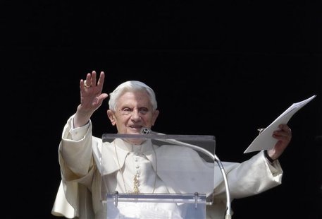 Pope Benedict XVI waves as he leads the Sunday Angelus prayer in Saint Peter's Square at the Vatican February 17, 2013. REUTERS/Max Rossi Pope Benedict XVI waves as he leads the Sunday Angelus prayer in Saint Peter's Square at the Vatican February 17, 2013. REUTERS/Max Rossi