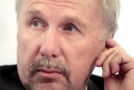 Austrian National Bank (OeNB) Ewald Nowotny reacts as he briefs the media during a news conference in Vienna December 7, 2012. REUTERS/Herwi Austrian National Bank (OeNB) Ewald Nowotny reacts as he briefs the media during a news conference in Vienna December 7, 2012. REUTERS/Herwi