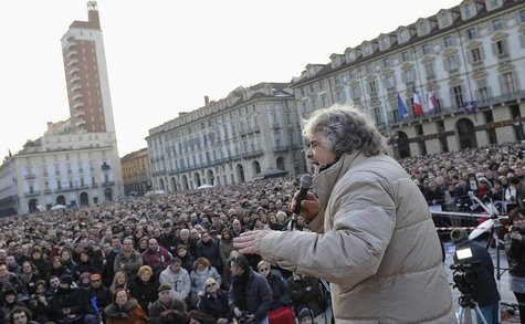 Five-Star Movement activist and comedian Beppe Grillo (C) gestures during a rally in Turin February 16, 2013. REUTERS/Giorgio Perottino Five-Star Movement activist and comedian Beppe Grillo (C) gestures during a rally in Turin February 16, 2013. REUTERS/Giorgio Perottino