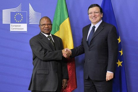 Mali's Prime Minister Diango Cissoko (L) shakes hands with EU Commission President Jose Manuel Barroso in Brussels February 18, 2013. REUTER Mali's Prime Minister Diango Cissoko (L) shakes hands with EU Commission President Jose Manuel Barroso in Brussels February 18, 2013. REUTER