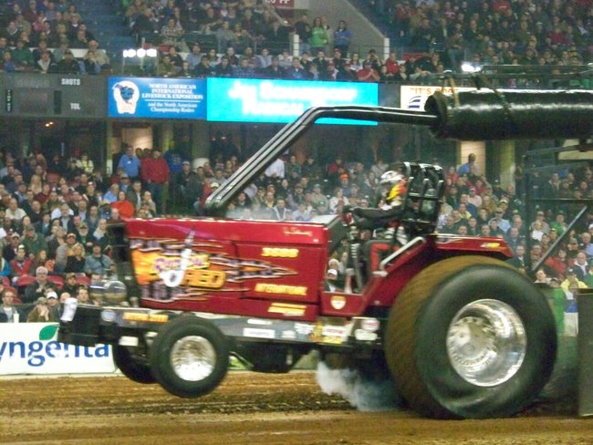 Jim Schaendorf of Dorr, MI pull in the 8200 Diesel SS Class
on Wed. 2-13-13