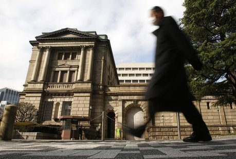 A man walks past in front of the Bank of Japan in Tokyo February 14, 2013. REUTERS/Yuya Shino A man walks past in front of the Bank of Japan in Tokyo February 14, 2013. REUTERS/Yuya Shino