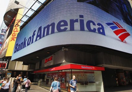 Tourists walk past a Bank of America banking center in Times Square in New York June 22, 2012. REUTERS/Brendan McDermid Tourists walk past a Bank of America banking center in Times Square in New York June 22, 2012. REUTERS/Brendan McDermid