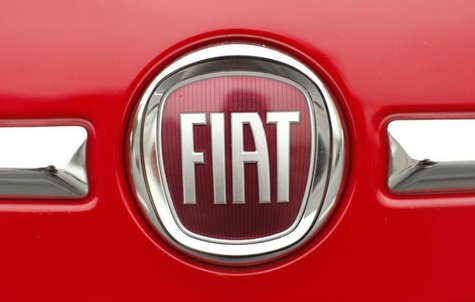 The Fiat logo on a Fiat 500 is pictured at a dealership in Vienna, Virginia April 26, 2012. REUTERS/Kevin Lamarque The Fiat logo on a Fiat 500 is pictured at a dealership in Vienna, Virginia April 26, 2012. REUTERS/Kevin Lamarque