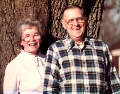 Gwen and Norman Hendrickson pose for a photograph in their backyard in Cambridge, New York, in this undated family handout photo. REUTERS/No Gwen and Norman Hendrickson pose for a photograph in their backyard in Cambridge, New York, in this undated family handout photo. REUTERS/No