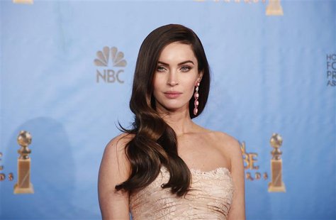 Presenter Megan Fox poses backstage at the 70th annual Golden Globe Awards in Beverly Hills, California, January 13, 2013. REUTERS/Lucy Nich Presenter Megan Fox poses backstage at the 70th annual Golden Globe Awards in Beverly Hills, California, January 13, 2013. REUTERS/Lucy Nich