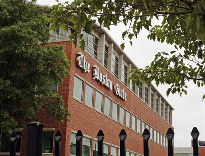 The Boston Globe's logo is seen on the newspaper's building in Boston, Massachusetts June 15, 2009. REUTERS/Brian Snyder The Boston Globe's logo is seen on the newspaper's building in Boston, Massachusetts June 15, 2009. REUTERS/Brian Snyder