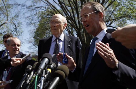Fiscal Commission co-chairs Alan Simpson (C) and Erskine Bowles (R) speak to reporters after their meeting with U.S. President Barack Obama Fiscal Commission co-chairs Alan Simpson (C) and Erskine Bowles (R) speak to reporters after their meeting with U.S. President Barack Obama