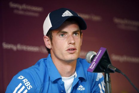 England's Andy Murray, speaks at a news conference at the Sony Ericsson Open tennis tournament in Key Biscayne, Florida March 24, 2010. REUT England's Andy Murray, speaks at a news conference at the Sony Ericsson Open tennis tournament in Key Biscayne, Florida March 24, 2010. REUT