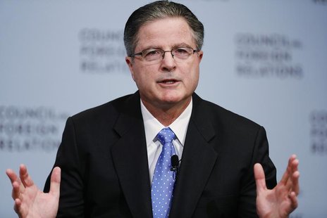 John S. Watson, Chairman and CEO of Chevron Corporation, speaks at the Council on Foreign Relations in New York, November 29, 2012. REUTERS/ John S. Watson, Chairman and CEO of Chevron Corporation, speaks at the Council on Foreign Relations in New York, November 29, 2012. REUTERS/