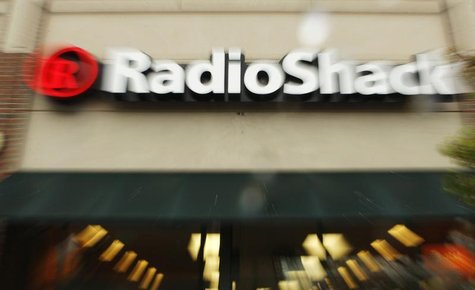 A Radio Shack store is seen in Cambridge, Massachusetts April 28, 2008. REUTERS/Brian Snyder A Radio Shack store is seen in Cambridge, Massachusetts April 28, 2008. REUTERS/Brian Snyder