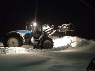 Clearing snow in Valders, Wis. on February 27, 2013. (courtesy of FOX 11). Clearing snow in Valders, Wis. on February 27, 2013. (courtesy of FOX 11).