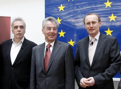 Othmar Karas, delegate of the European Parliament and member of Austria's Peoples Party (OeVP), Austrian President Heinz Fischer and Green P Othmar Karas, delegate of the European Parliament and member of Austria's Peoples Party (OeVP), Austrian President Heinz Fischer and Green P
