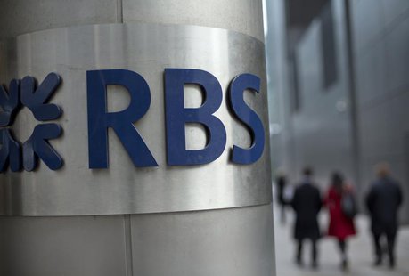 People walk past a Royal Bank of Scotland office in London February 6, 2013. REUTERS/Neil Hall People walk past a Royal Bank of Scotland office in London February 6, 2013. REUTERS/Neil Hall