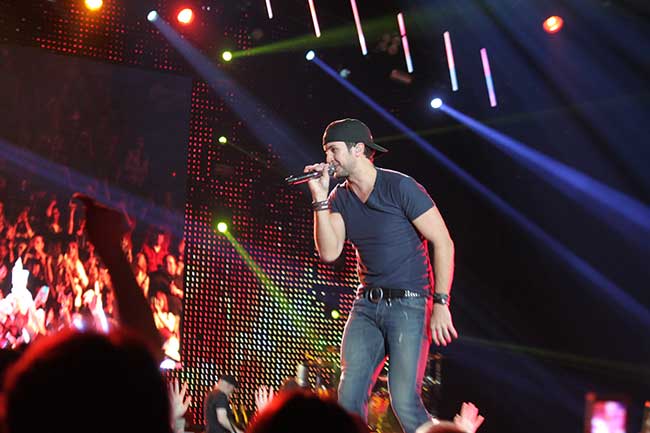 Luke Bryan on 2/28/13 @ Resch Center
