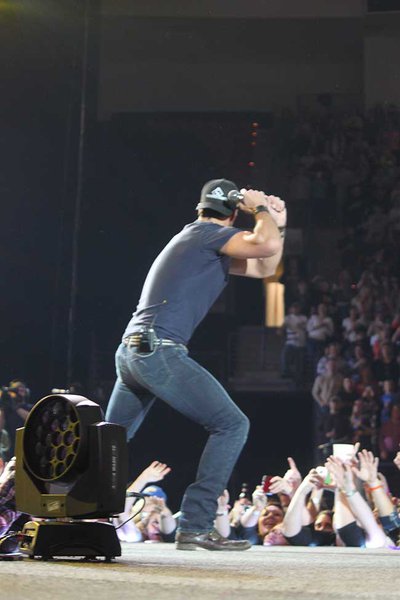 Luke Bryan on 2/28/13 @ Resch Center