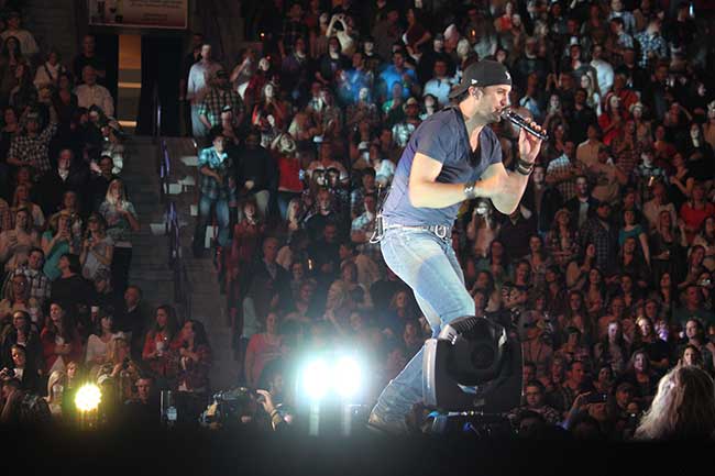 Luke Bryan on 2/28/13 @ Resch Center