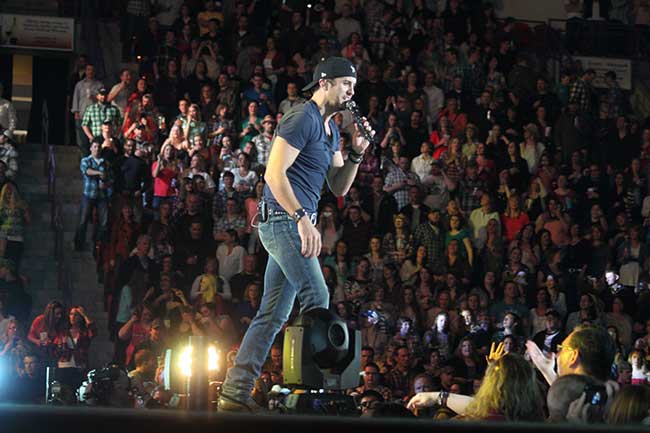 Luke Bryan on 2/28/13 @ Resch Center