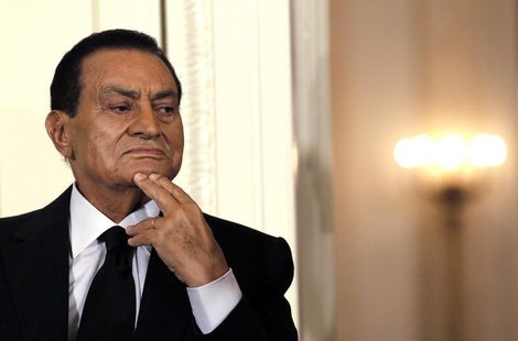 Hosni Mubarak attends a Middle East peace talks event in the East Room at the White House in Washington September 1, 2010. REUTERS/Jason Ree Hosni Mubarak attends a Middle East peace talks event in the East Room at the White House in Washington September 1, 2010. REUTERS/Jason Ree