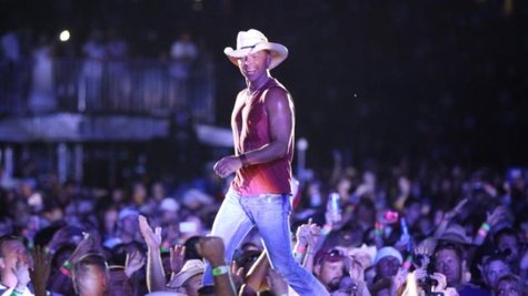 Image courtesy of Facebook.com/KennyChesney (via ABC News Radio) Image courtesy of Facebook.com/KennyChesney (via ABC News Radio)