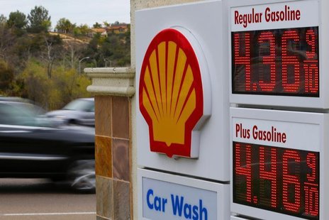 Gasoline prices are displayed on a signboard at a Shell gas station in Encinitas, California, February 19, 2013. REUTERS/Mike Blake Gasoline prices are displayed on a signboard at a Shell gas station in Encinitas, California, February 19, 2013. REUTERS/Mike Blake