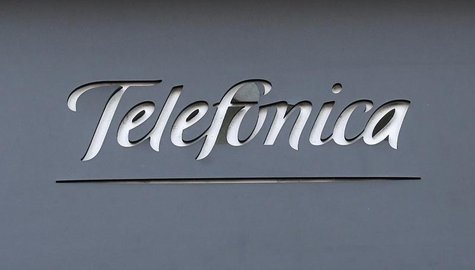 A logo of Spain's telecommunications giant Telefonica is seen on a building in Madrid December 3, 2012. REUTERS/Andrea Comas A logo of Spain's telecommunications giant Telefonica is seen on a building in Madrid December 3, 2012. REUTERS/Andrea Comas
