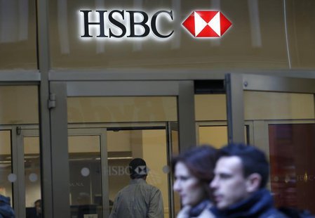 People walk past a HSBC bank branch in midtown Manhattan in New York City, December 11, 2012. REUTERS/Mike Segar People walk past a HSBC bank branch in midtown Manhattan in New York City, December 11, 2012. REUTERS/Mike Segar
