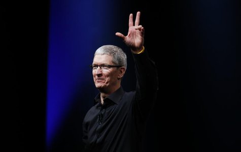 Apple CEO Tim Cook waves at the end of Apple Inc.'s iPhone media event in San Francisco, California September 12, 2012. REUTERS/Beck Diefenb Apple CEO Tim Cook waves at the end of Apple Inc.'s iPhone media event in San Francisco, California September 12, 2012. REUTERS/Beck Diefenb